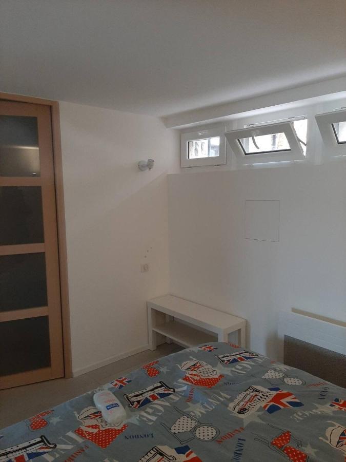 Appartement Climatise Au Calme En Provence Пиерфу-дю-Вар Екстериор снимка