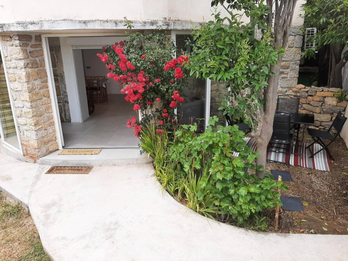 Appartement Climatise Au Calme En Provence Пиерфу-дю-Вар Екстериор снимка